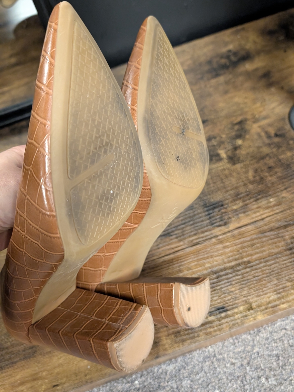 Nine West Brown Croc-Embossed Pointed Toe Pumps - Picture 10 of 11